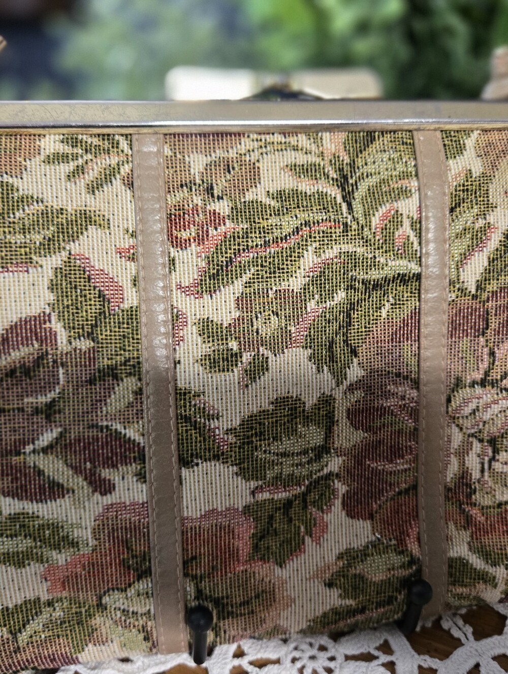 Floral Tapestry Frame Handbag – Structured Kiss Lock Purse